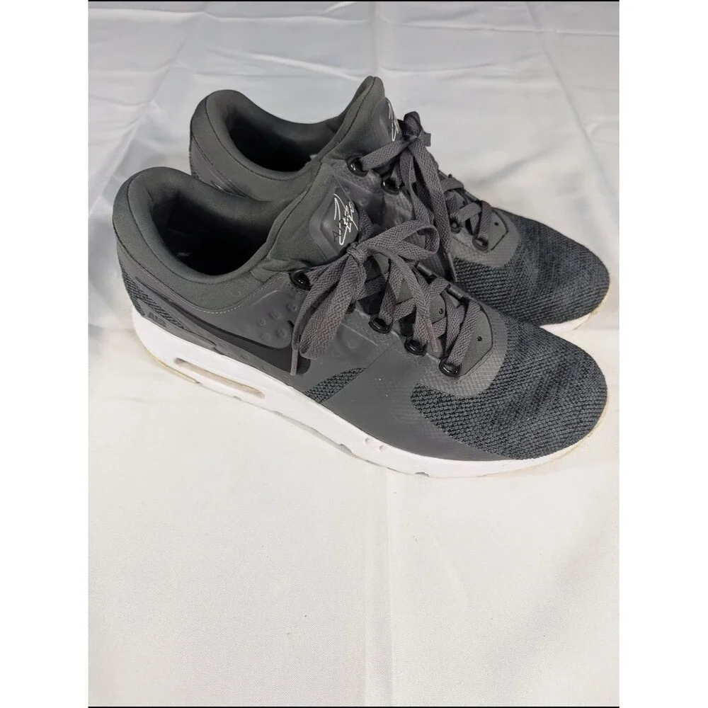 Nike lightweight gray